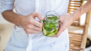 Boisson estivale à la menthe