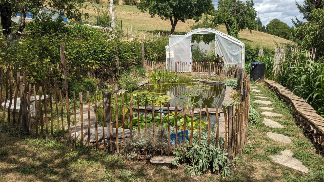 CATÉGORIE 1 _ JARDINS POTAGERS PRIVATIFS Prix spécial autonomie alimentaire _ Adrien PERRIN à Saint-Marcel-L’Éclairé (Rhône) CATÉGORIE 1 _ JARDINS POTAGERS PRIVATIFS Prix spécial autonomie alimentaire _ Adrien PERRIN à Saint-Marcel-L’Éclairé (Rhône)