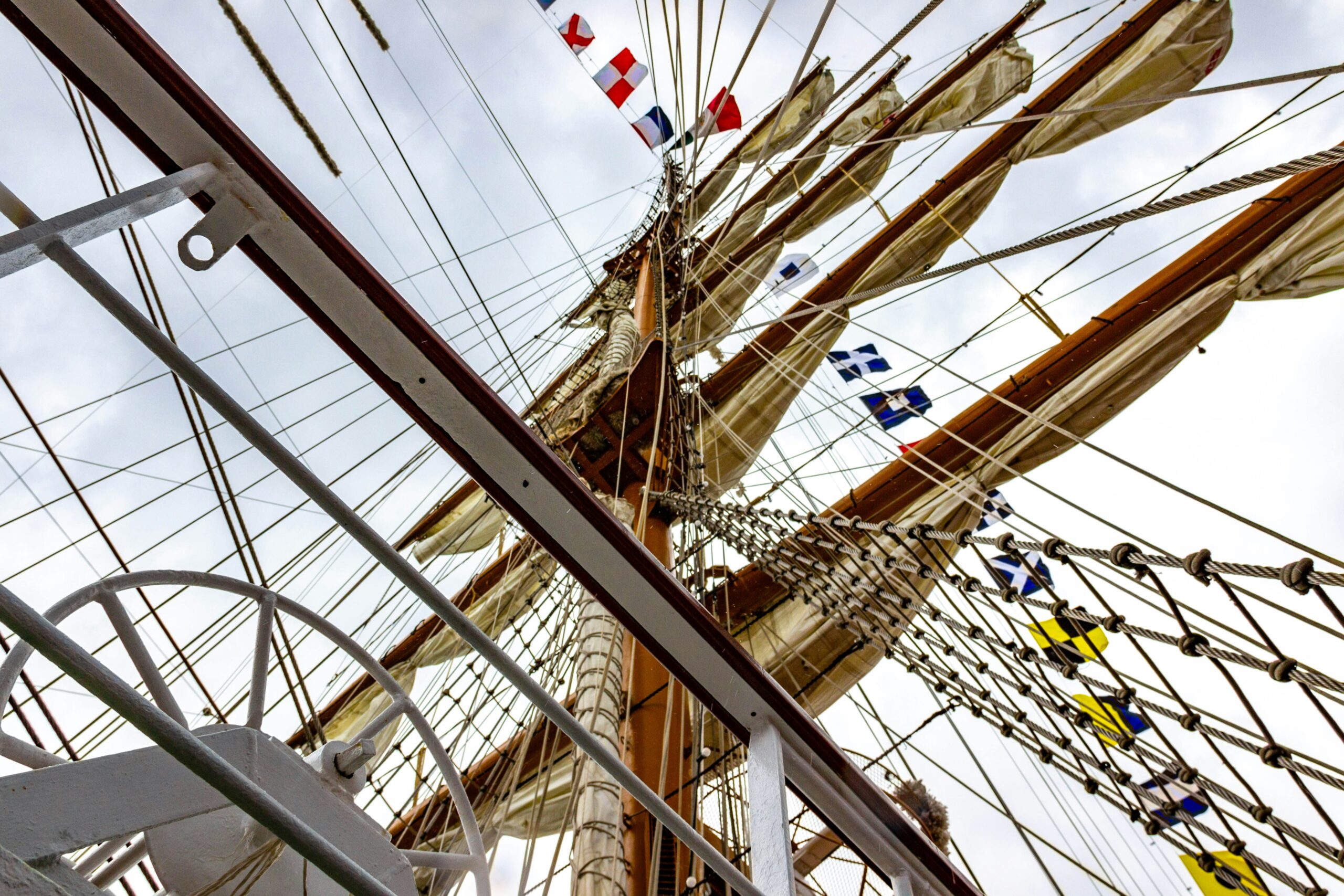 philippe-oursel-qA9-8vuWV4E-unsplash